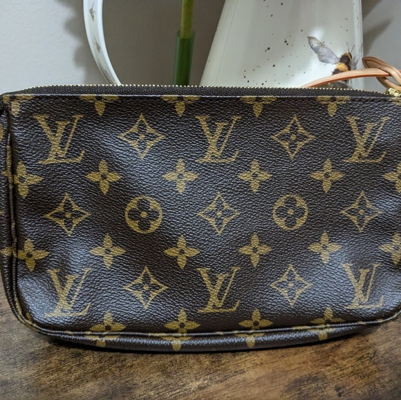 Louis Vuitton Pochette - Picture 6 of 13